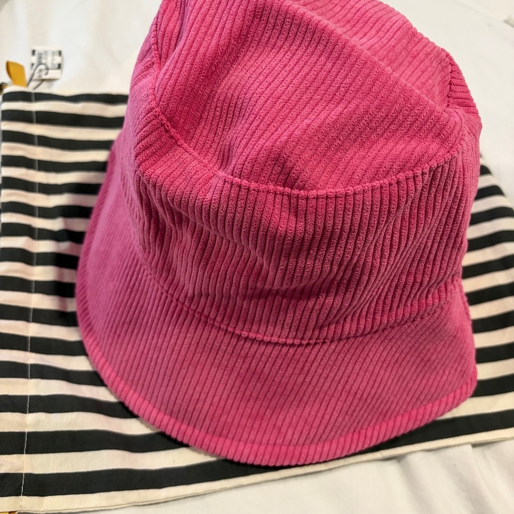 NWT Lele Sadoughi Pink Corduroy Bucket Hat. So cute!! With Striped Dust Bag - Picture 10 of 12